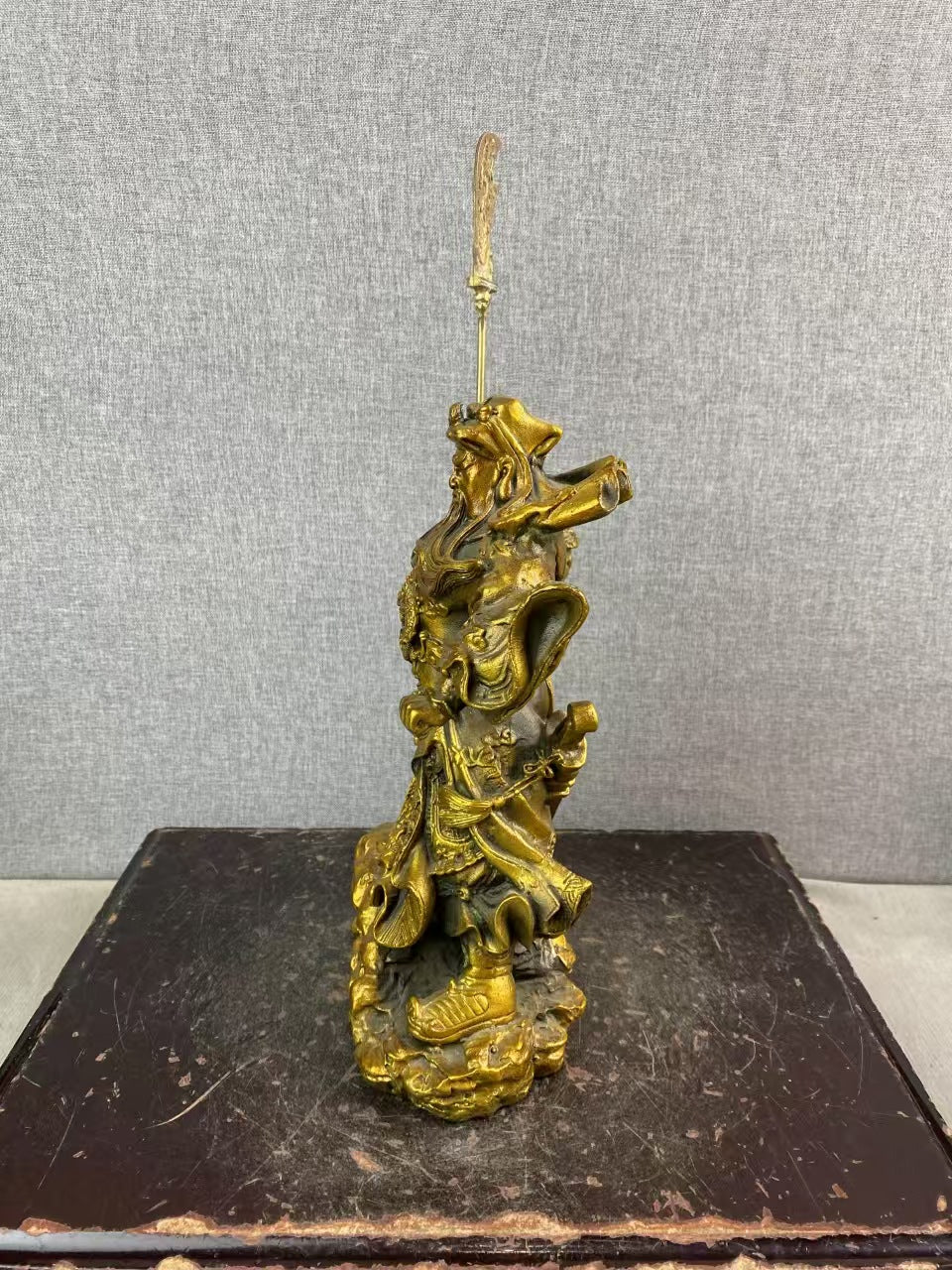 Three Kingdoms - era Guan Gong Bronze Statue, a Collectible Gem