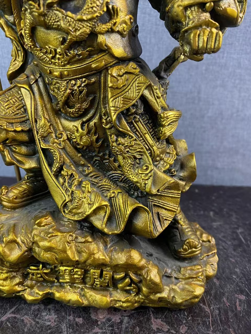 Three Kingdoms - era Guan Gong Bronze Statue, a Collectible Gem