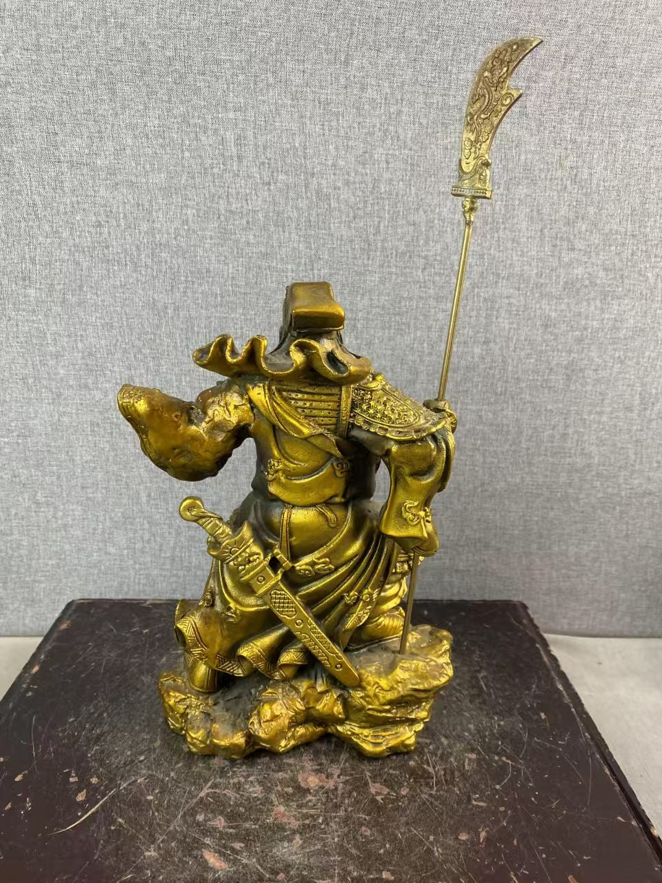 Three Kingdoms - era Guan Gong Bronze Statue, a Collectible Gem